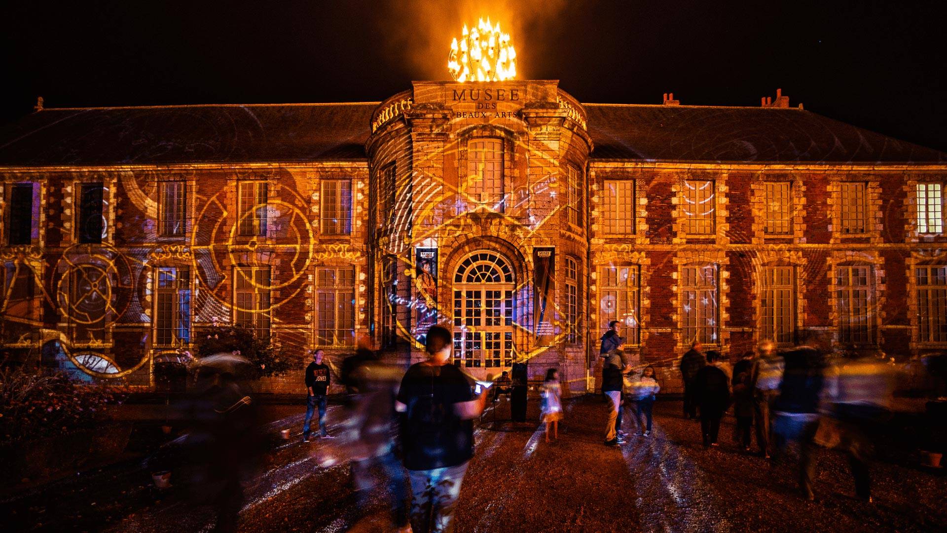 Musée des Beaux-Arts de Chartres illuminé pendant la fête de la lumière