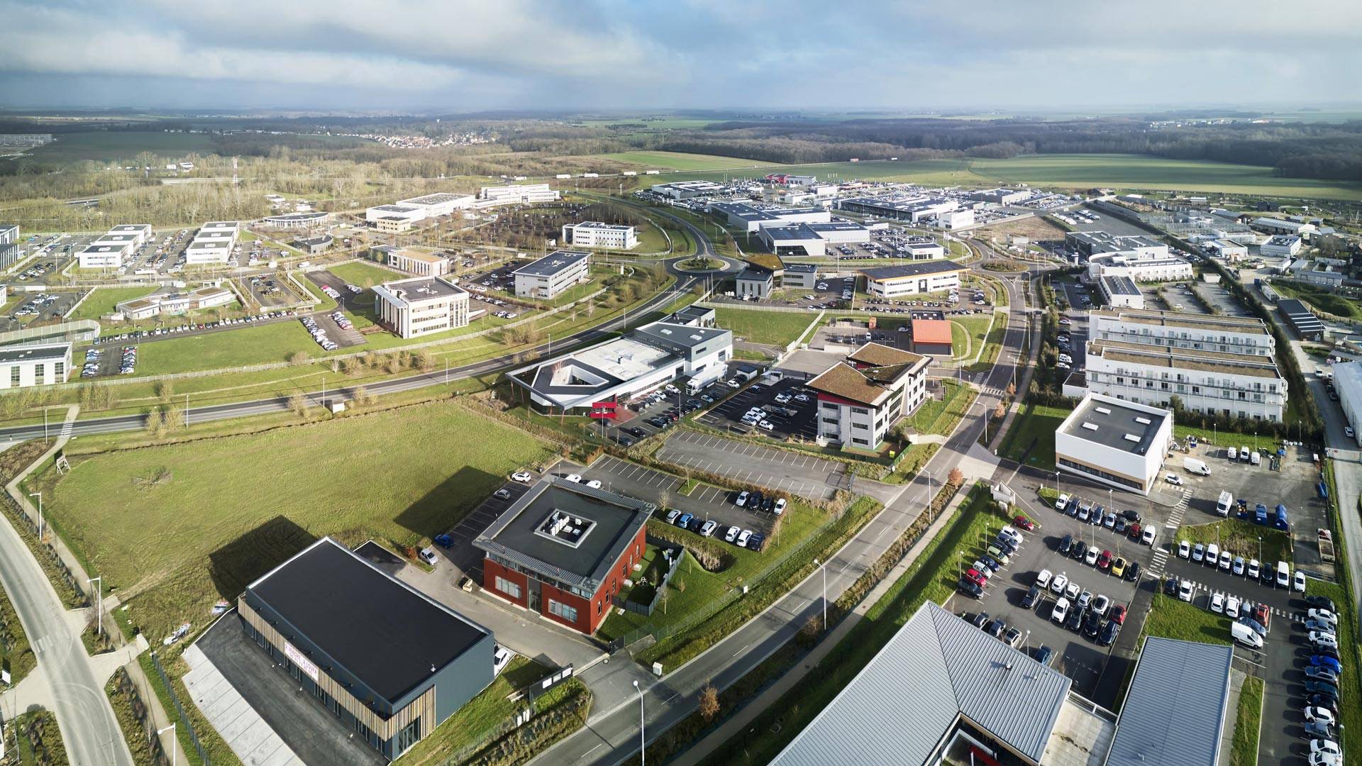 vue aérienne d'une zone industrielle de Chartres métropole
