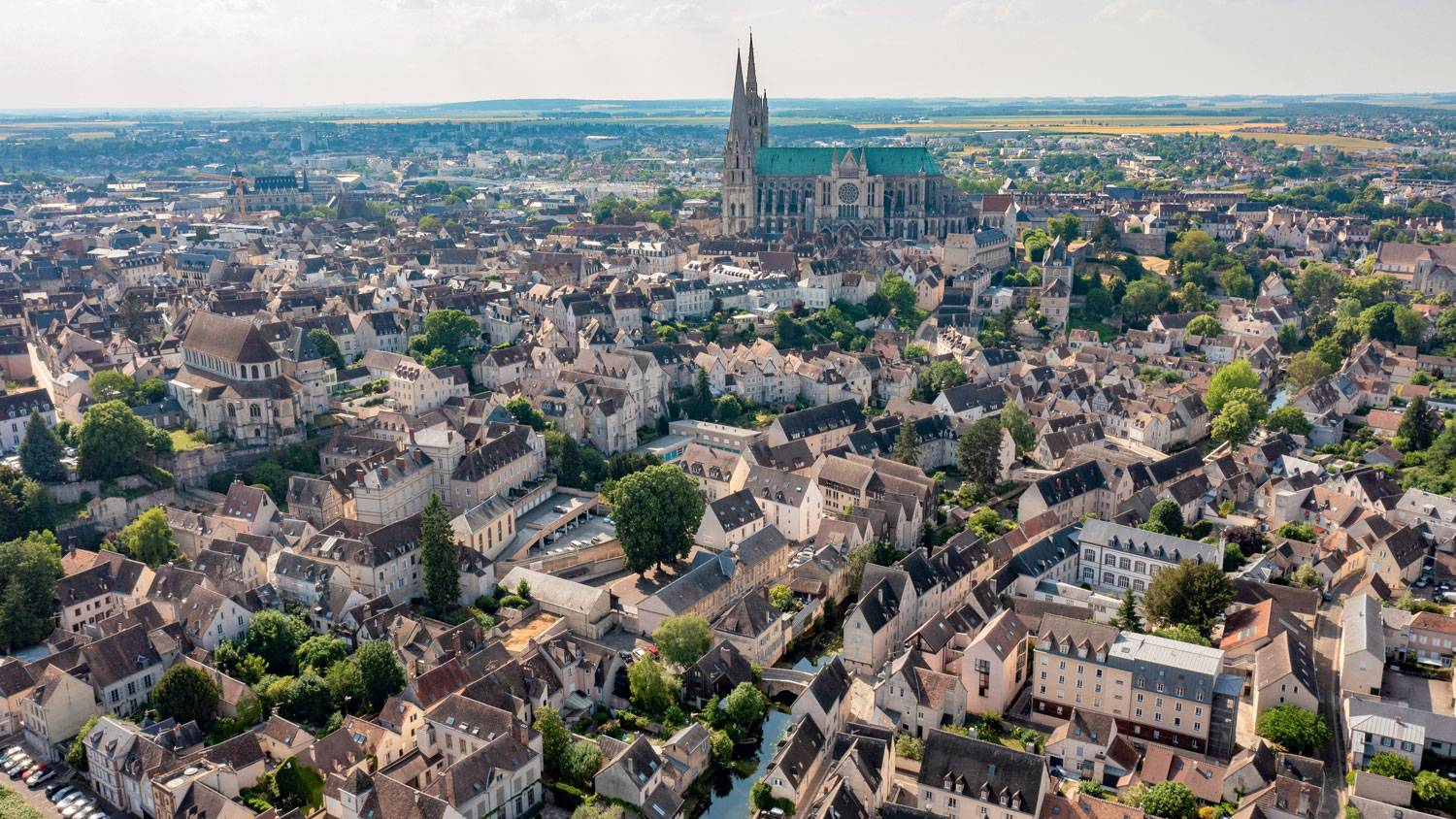 Vue aérienne du cœur de ville de Chartres
