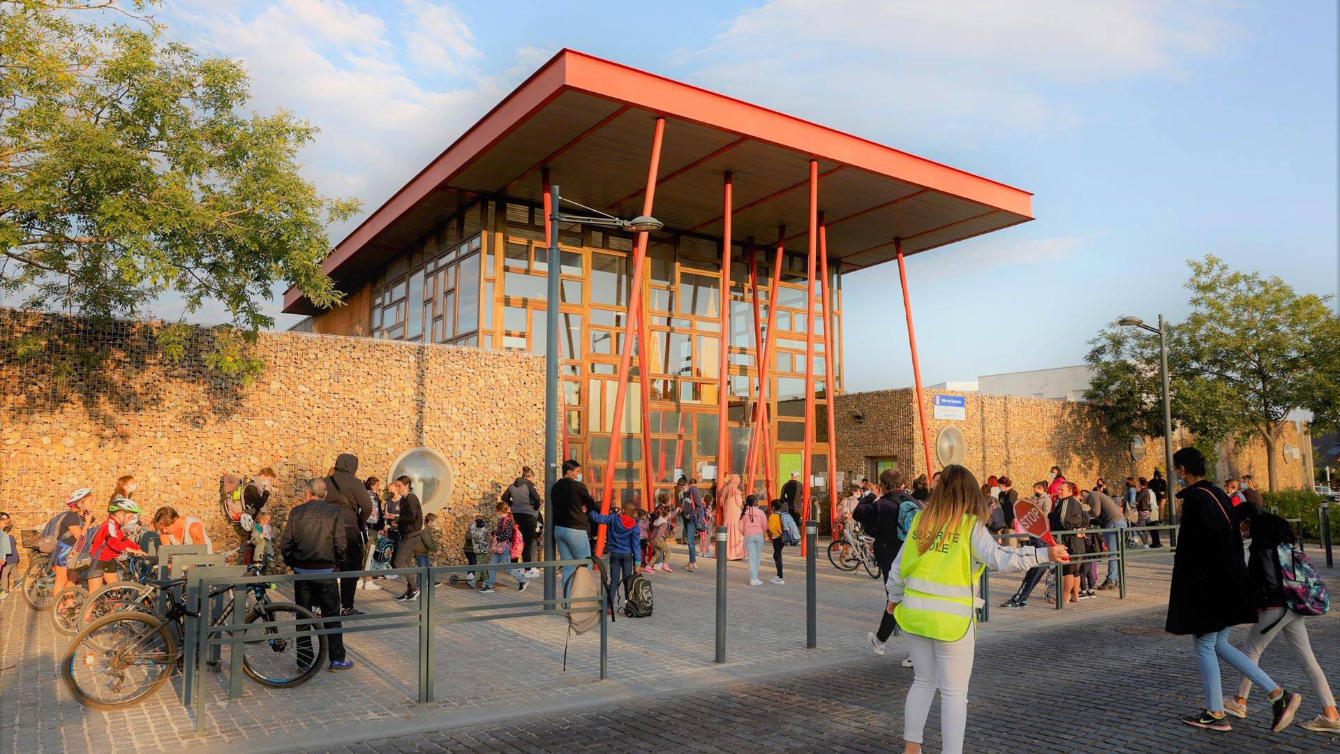 Entrée de l'école Henri 4 à Chartres